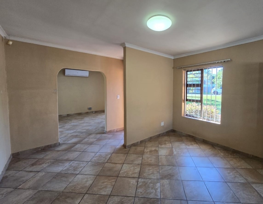 To Let 3 Bedroom Property for Rent in Protea Heights Western Cape